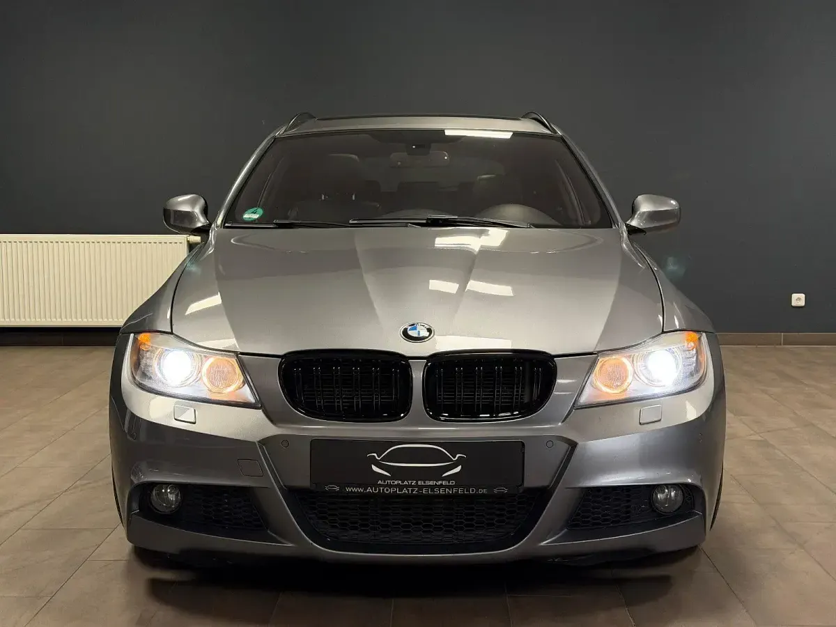 Gebraucht BMW 330 M Sport 245 PS (180 kW) 2012 Grau Kombi