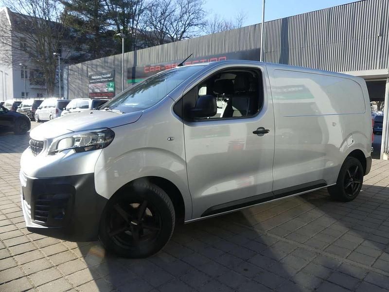 Gebraucht Peugeot Expert Premium 140 PS (102 kW) 2017 Aluminiumgrau (metallic) Van