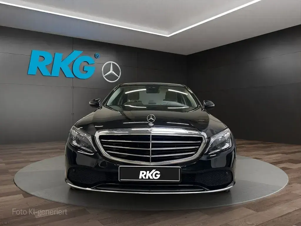 Gebraucht Mercedes C300 Exclusive 258 PS (189 kW) 2020 Schwarz Limousine
