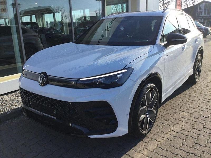 Neu VW Tiguan Style 150 PS (110 kW) 2026 Pure white SUV