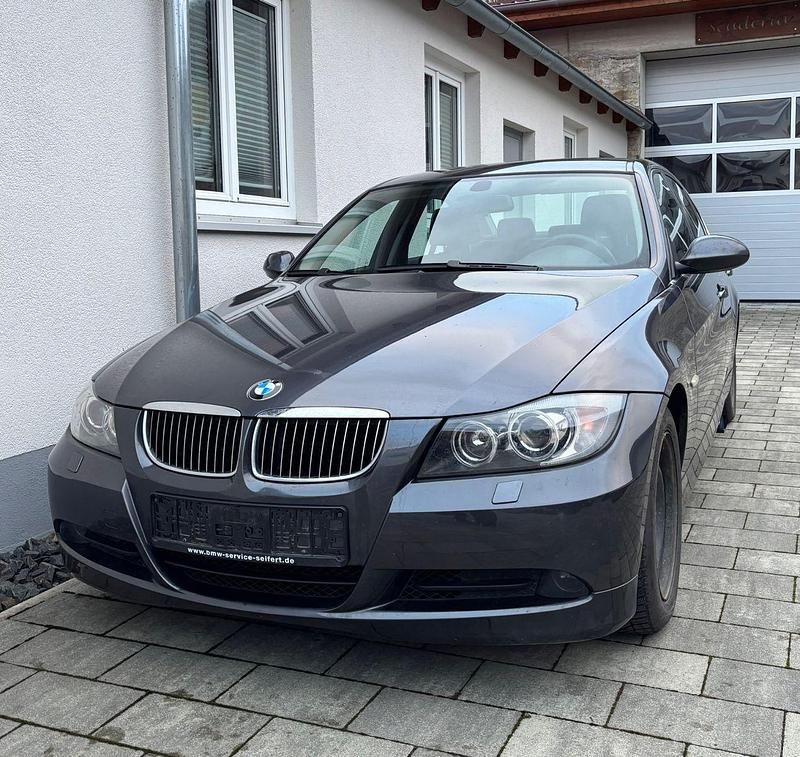Gebraucht BMW 325 218 PS (160 kW) 2005 Grau Limousine