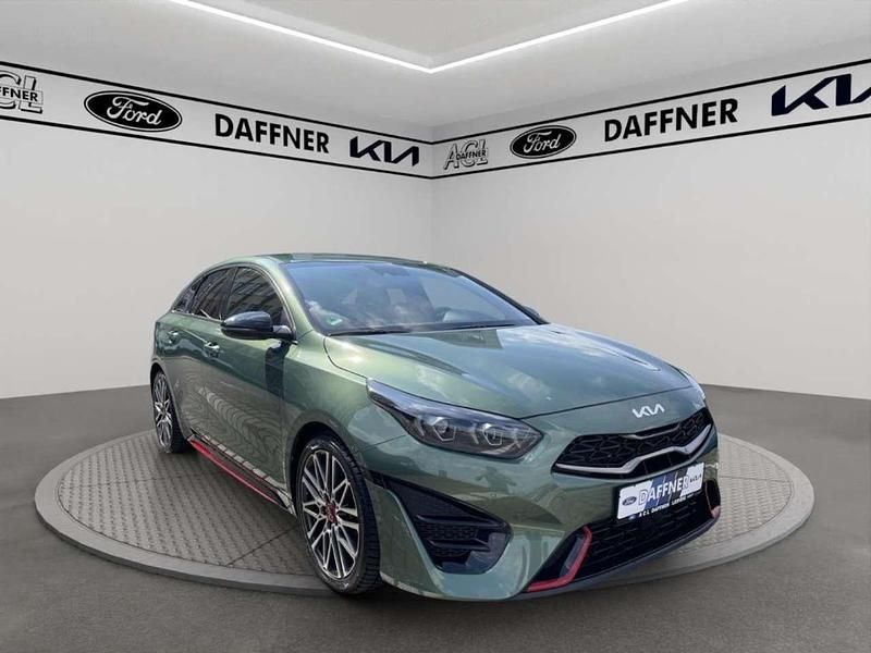 Gebraucht Kia ProCeed GT 204 PS (150 kW) 2023 (exg) experience green met. Kombi