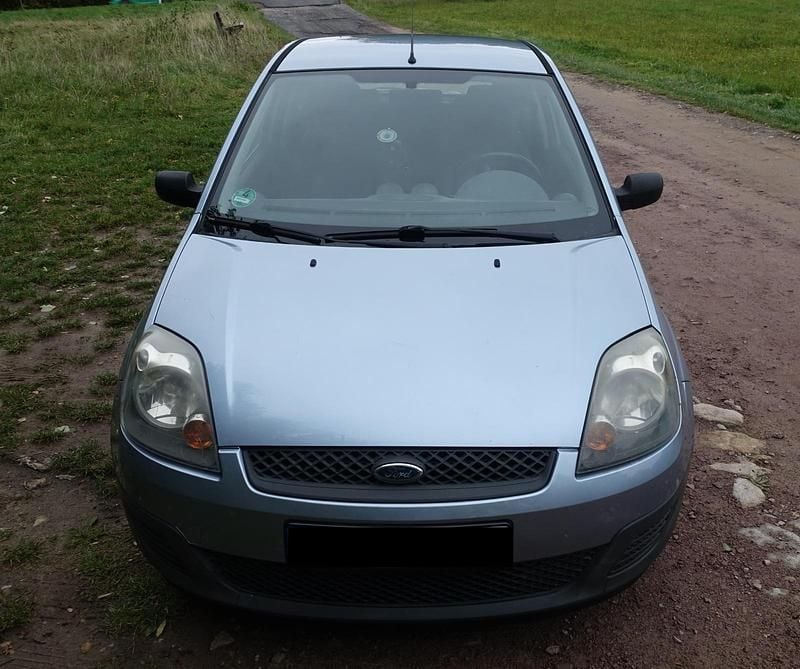 Blau Gebraucht 2006 Ford Fiesta Kleinwagen | 1.000 € (Superpreis) - Bild 1/4