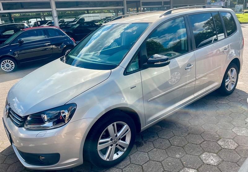 Grau Gebraucht 2012 VW Touran Match Van / Kleinbus | 5.444 € (Superpreis) - Bild 1/4