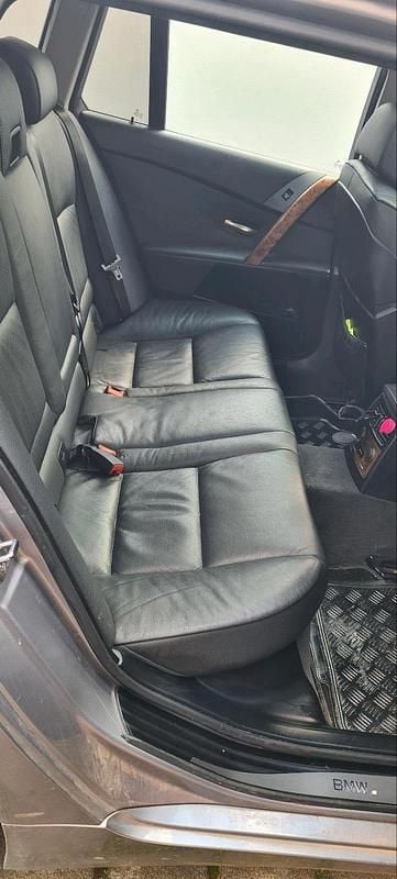 Second-hand BMW 525 177 CP (130 kW) 2006 Gri Break