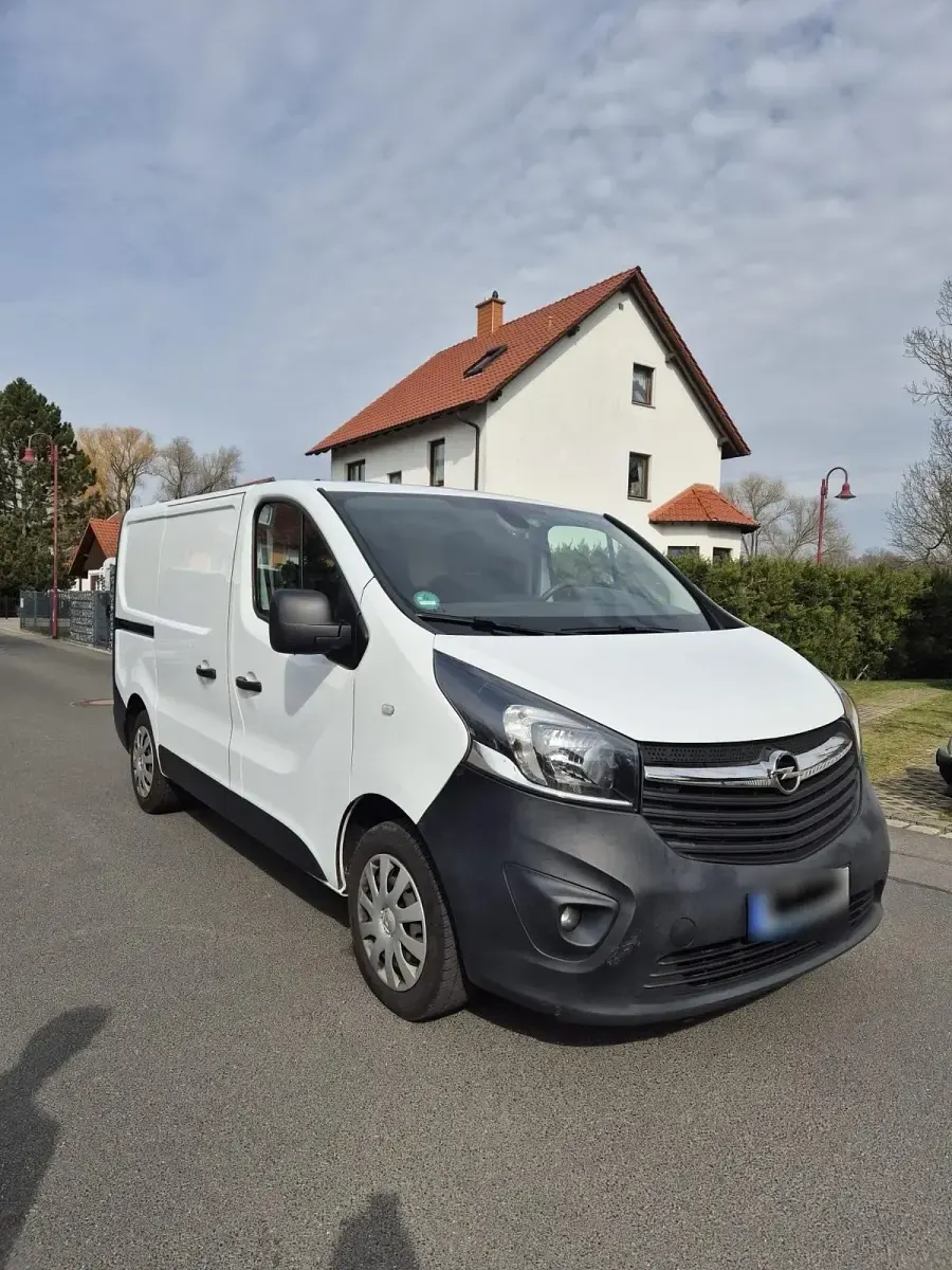Gebraucht Opel Vivaro 121 PS (88 kW) 2017 Weiß Van / Kleinbus
