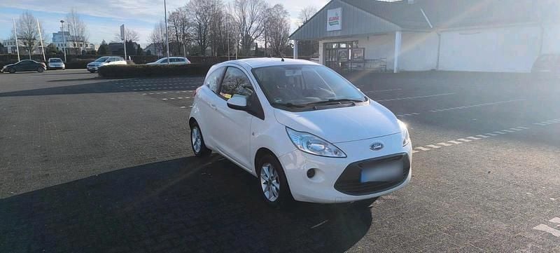 Gebraucht Ford Ka 69 PS (50 kW) 2015 Weiß Limousine