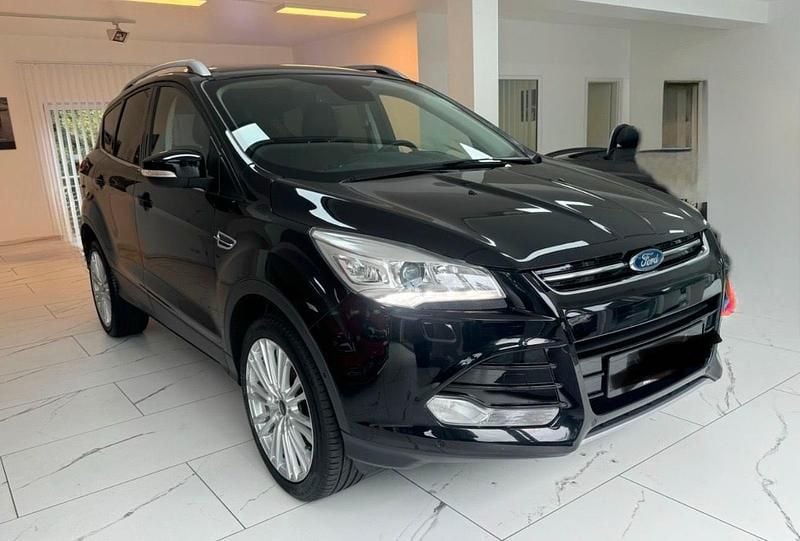 Gebraucht Ford Kuga 150 PS (110 kW) 2016 Schwarz SUV