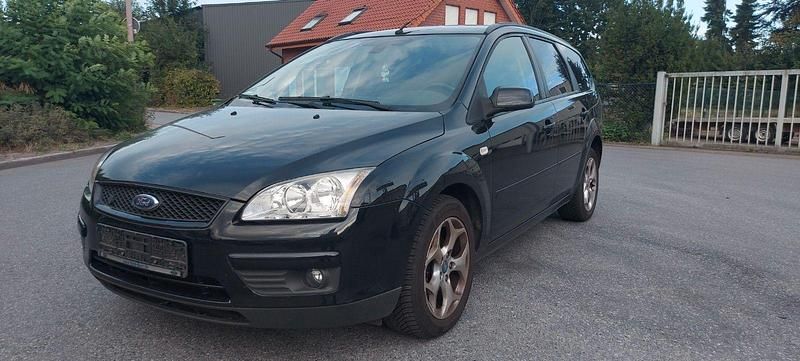 Schwarz Gebraucht 2007 Ford Focus Kombi | 1.450 € (Superpreis) - Bild 1/4