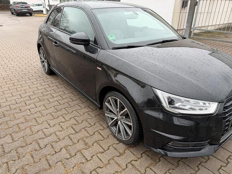Gebraucht Audi A1 S-Line 95 PS (69 kW) 2015 Schwarz Kleinwagen