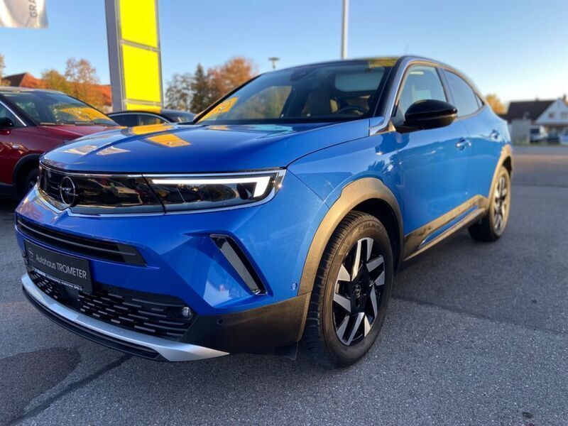 Perl blau/voltaik blau (metallic) Gebraucht 2022 Opel Mokka Elegance SUV | 19.400 € (Fairer Preis) - Bild 1/4