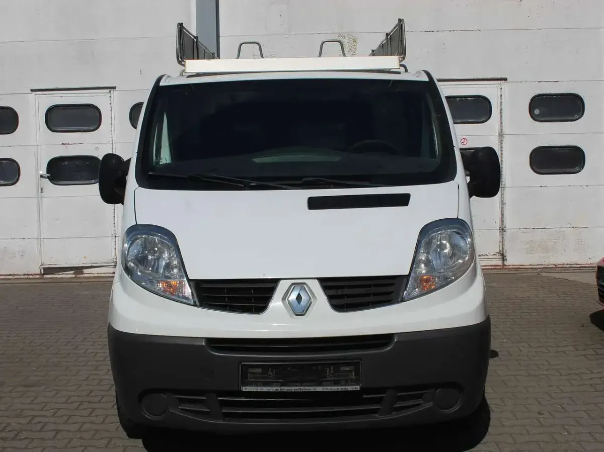 Gebraucht Renault Trafic 114 PS (83 kW) 2014 Weiss casablanca Van / Kleinbus