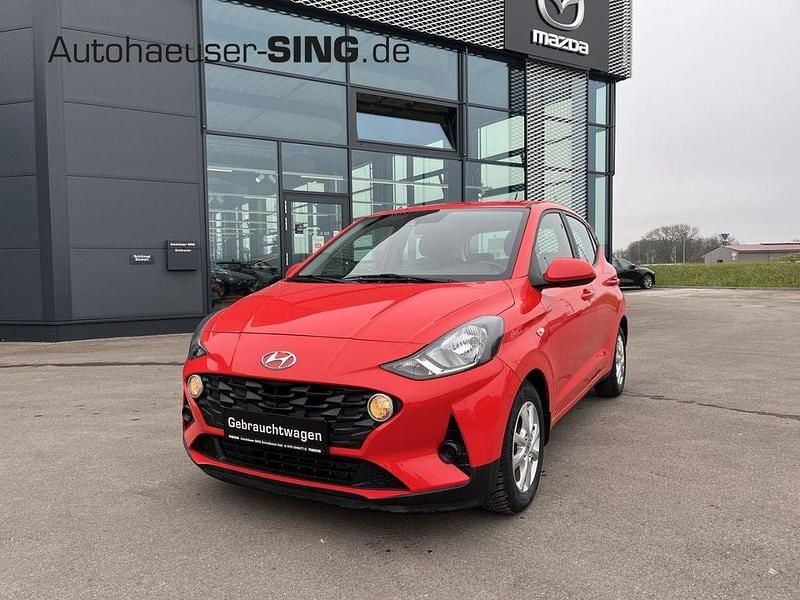 Tomato red Gebraucht 2020 Hyundai i10 Select Kleinwagen | 11.590 € (Guter Preis) - Bild 1/4