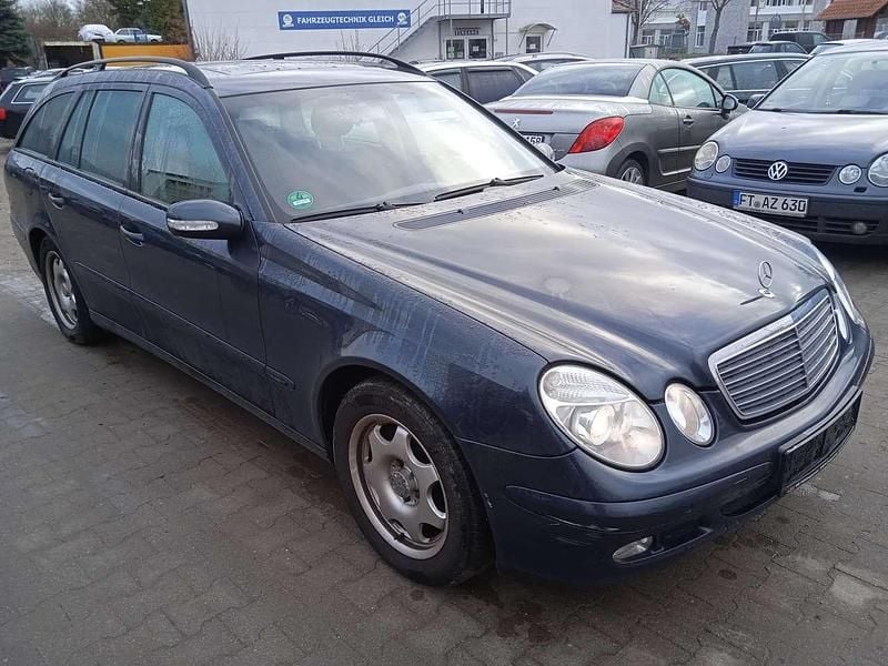 Gebraucht Mercedes E270 Classic 177 PS (130 kW) 2004 Schwarz Kombi