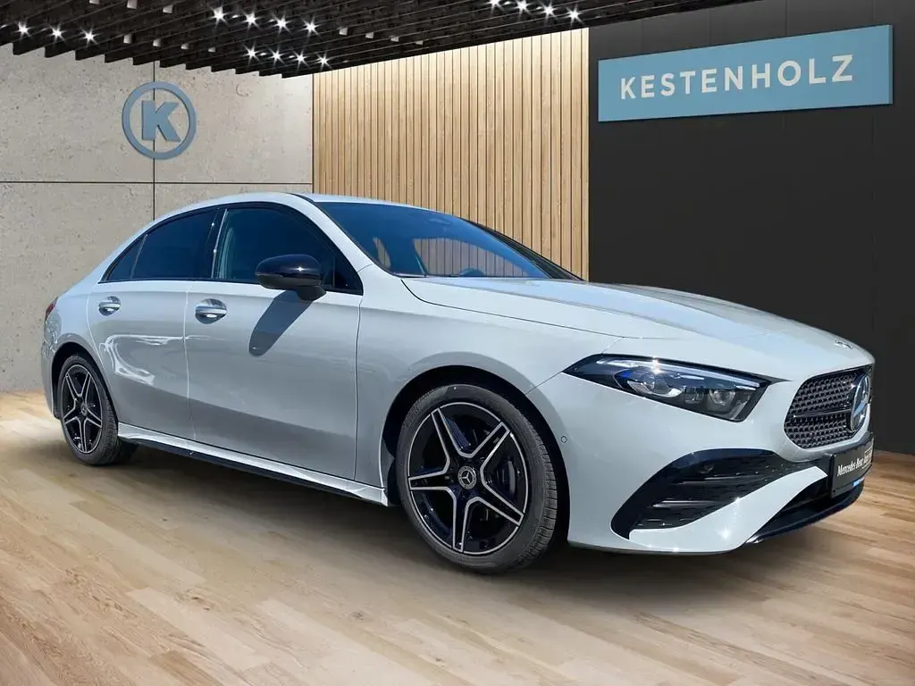 Gebraucht Mercedes A180 AMG 116 PS (85 kW) 2025 Manufaktur lack manufaktur alp Limousine
