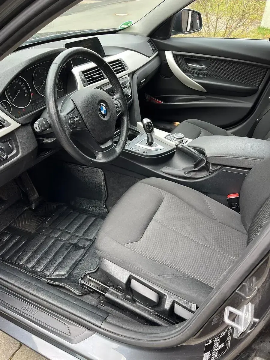 Gebraucht BMW 320 Comfort Edition 190 PS (139 kW) 2018 Grau Kombi