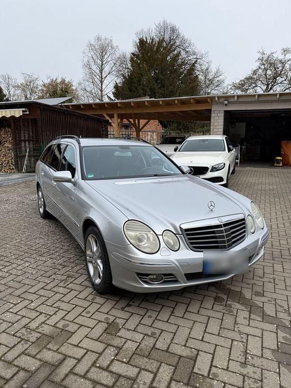 Gebraucht Mercedes E320 224 PS (164 kW) 2007 Silber Kombi