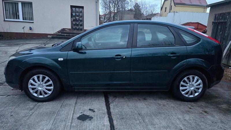 Gebraucht Ford Focus 100 PS (73 kW) 2007 Grün Kleinwagen