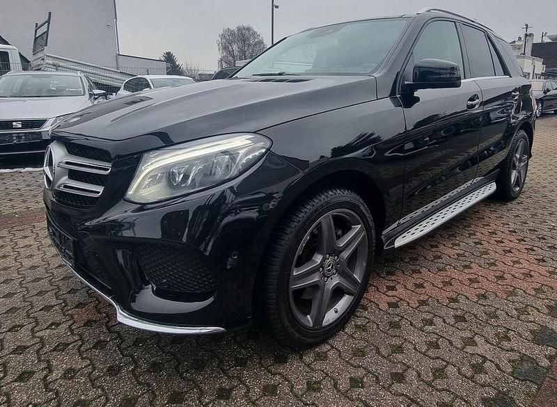 Obsidianschwarz Gebraucht 2017 Mercedes GLE350 AMG line SUV | 36.998 € (Fairer Preis) - Bild 1/4
