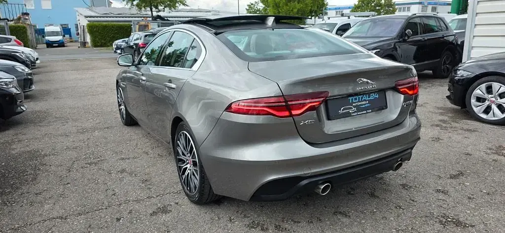 Gebraucht Jaguar XE S 250 PS (183 kW) 2020 Silber Limousine