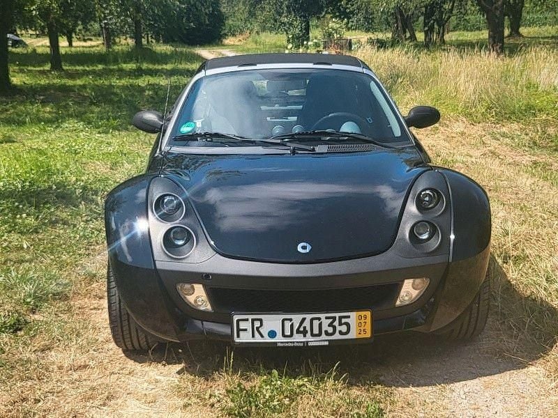 Schwarz Gebraucht 2004 Smart Roadster Cabrio | 7.800 € (Fairer Preis) - Bild 1/4