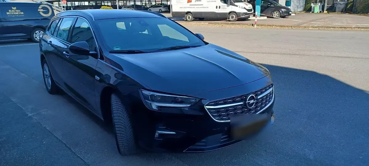 Gebraucht Opel Insignia Business Elegance 174 PS (127 kW) 2022 Schwarz Kombi