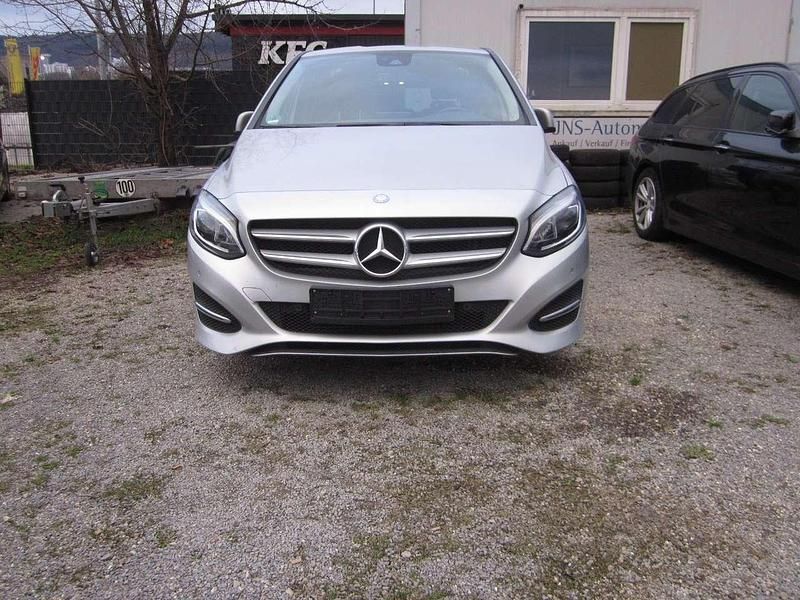 Silber Gebraucht 2015 Mercedes 200 Kombi | 9.450 € (Superpreis) - Bild 1/4