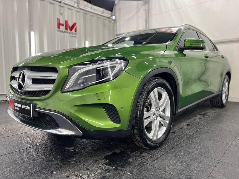 Grün Gebraucht 2016 Mercedes GLA200 SUV | 19.890 € (Guter Preis) - Bild 1/4