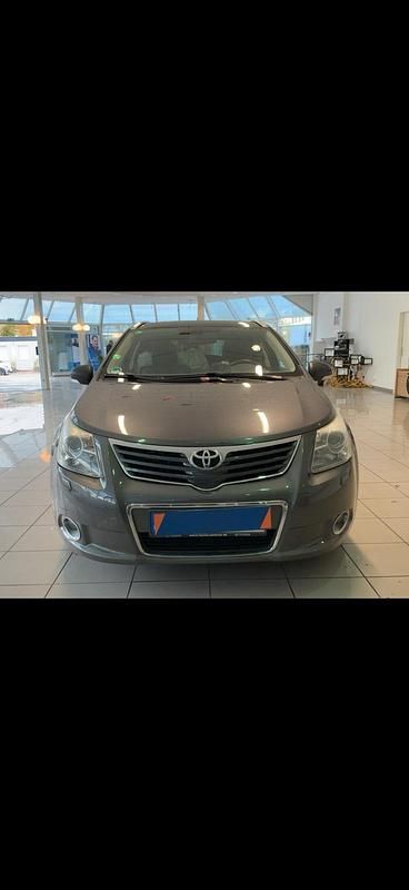 Grau Gebraucht 2010 Toyota Avensis Executive Kombi | 4.500 € (Guter Preis) - Bild 1/4