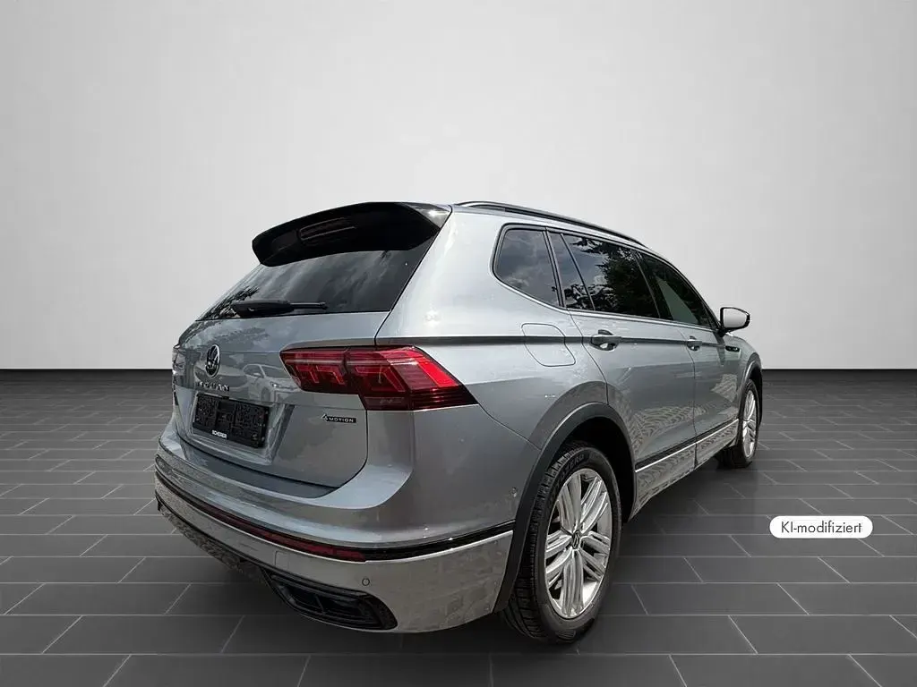 Gebraucht VW Tiguan Allspace R-line 245 PS (180 kW) 2023 Pyritsilber metallic (metallic) SUV