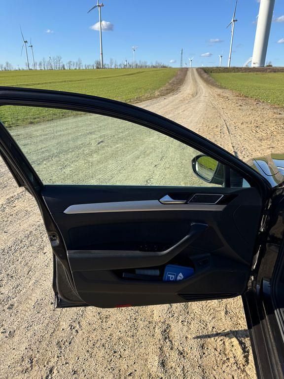 Gebraucht VW Passat Comfortline 150 PS (110 kW) 2016 Braun Limousine