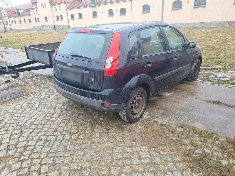 Gebraucht Ford Fiesta 60 PS (44 kW) 2006 Blau Kleinwagen