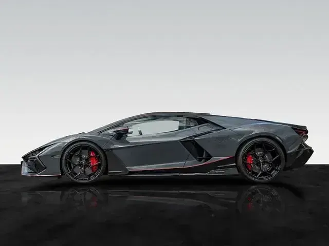 Gebraucht Lamborghini Revuelto 1016 PS (747 kW) 2025 Grau Coupé