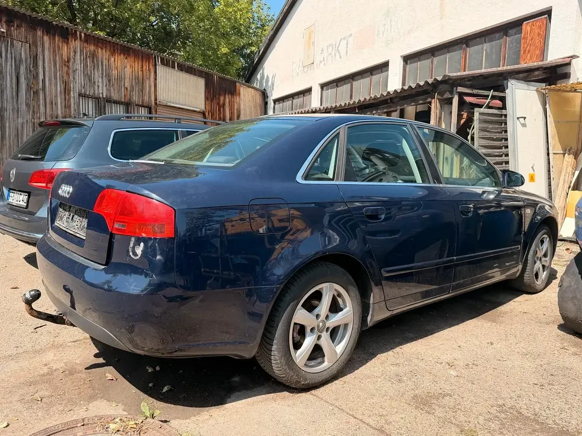 Gebraucht Audi A4 102 PS (75 kW) 2006 Blau Limousine