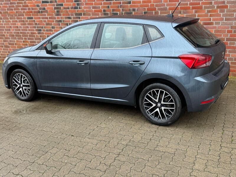 Grau Gebraucht 2018 Seat Ibiza Style Kleinwagen | 12.890 € (Etwas zu teuer) - Bild 1/4