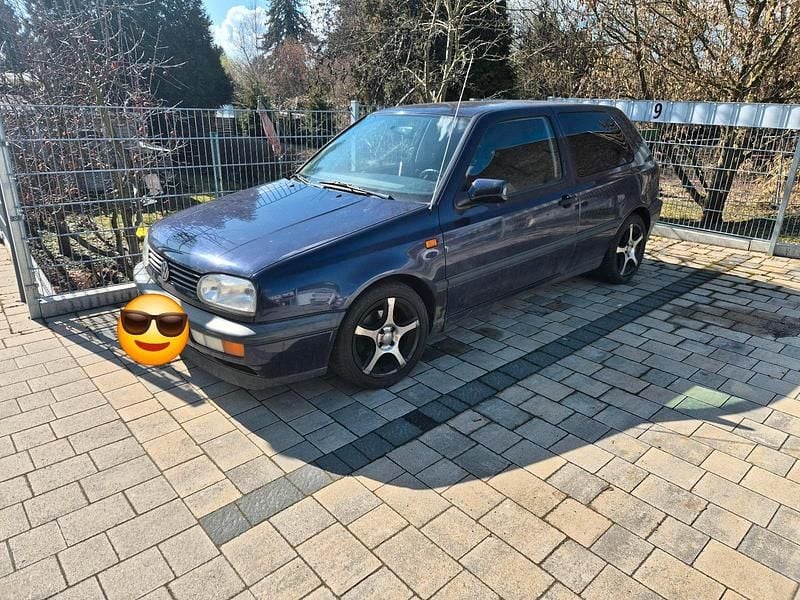 Gebraucht VW Golf III 90 PS (66 kW) 1995 Blau Kleinwagen