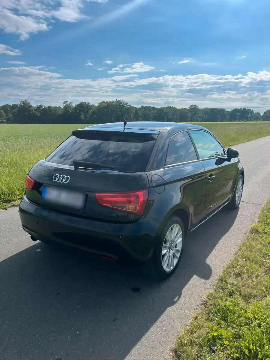 Gebraucht Audi A1 86 PS (63 kW) 2010 Schwarz Kleinwagen