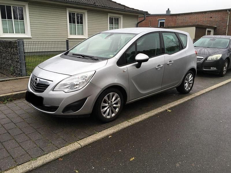 Silber Gebraucht 2013 Opel Meriva Van / Kleinbus | 6.440 € (Guter Preis) - Bild 1/4