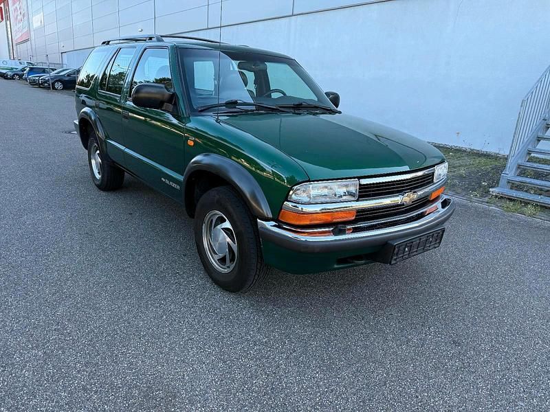 Grün Gebraucht 2000 Chevrolet Blazer SUV | 4.700 € (Fairer Preis) - Bild 1/4