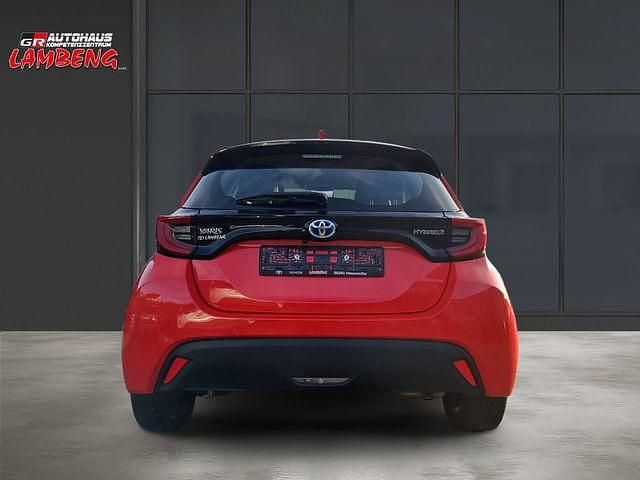 Gebraucht Toyota Yaris Hybrid Team 116 PS (85 kW) 2022 Rot Kleinwagen