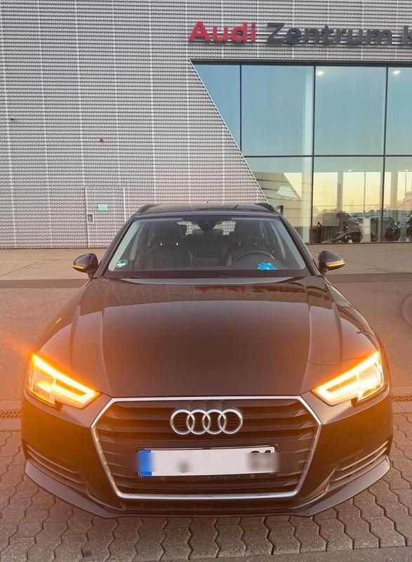 Gebraucht Audi A4 136 PS (100 kW) 2019 Schwarz Kombi