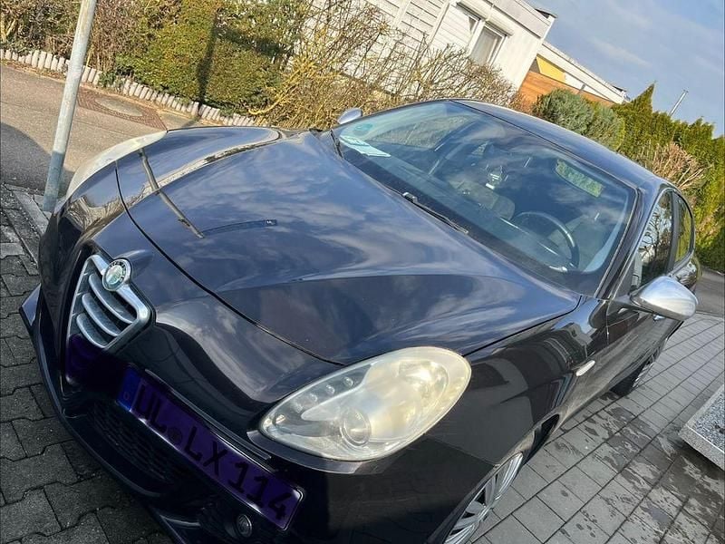 Gebraucht Alfa Romeo Giulietta 120 PS (88 kW) 2012 Schwarz Kleinwagen