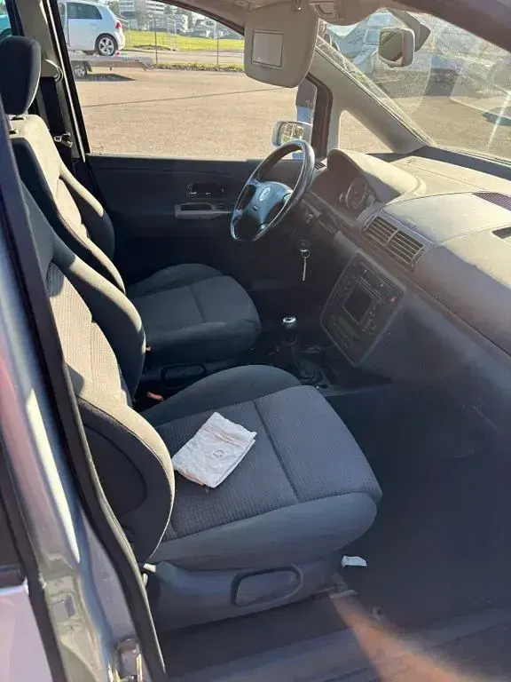 Gebraucht VW Sharan 116 PS (85 kW) 2001 Silber Van / Kleinbus