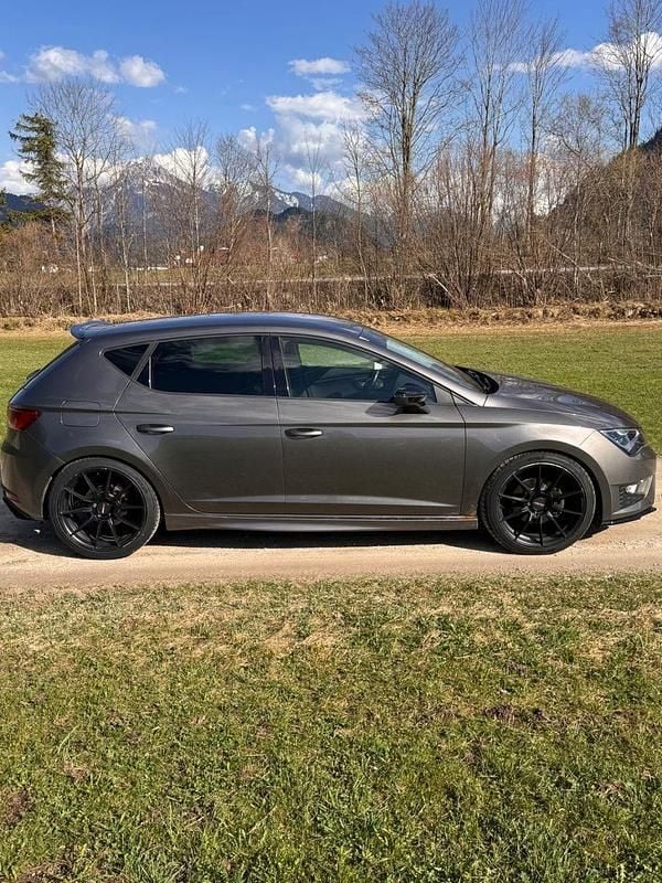 Second-hand Seat Leon I-Tech 125 CP (91 kW) 2015 Gri Berlinǎ