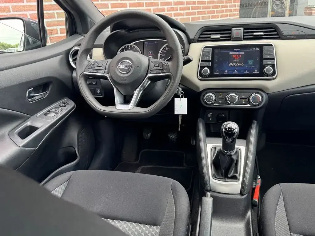 Gebraucht Nissan Micra Acenta 92 PS (67 kW) 2021 Grau Kleinwagen