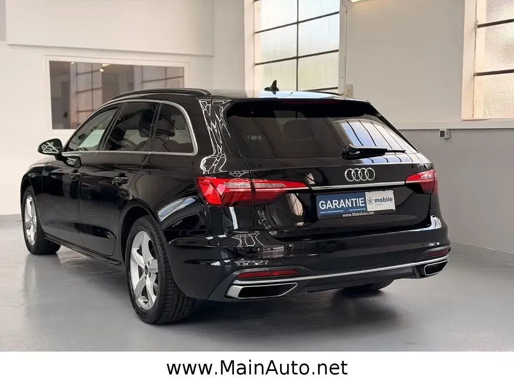 Gebraucht Audi A4 Advanced 163 PS (119 kW) 2022 Schwarz Limousine