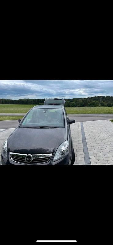 Grau Gebraucht 2013 Opel Zafira Limousine | 5.300 € (Fairer Preis) - Bild 1/4
