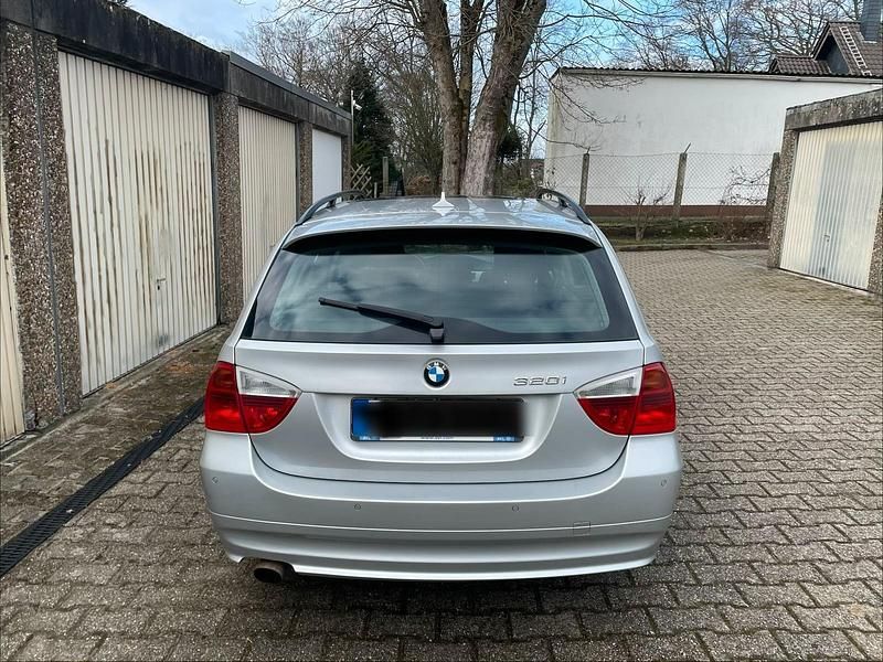 Gebraucht BMW 320 Advantage 150 PS (110 kW) 2006 Silber Kombi