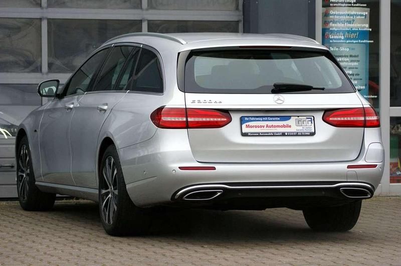Gebraucht Mercedes E300 Avantgarde 306 PS (225 kW) 2020 Iridiumsilber metallic Kombi
