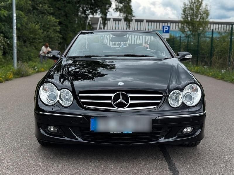 Schwarz Gebraucht 2009 Mercedes CLK200 Avantgarde Cabrio | 9.900 € (Guter Preis) - Bild 1/4
